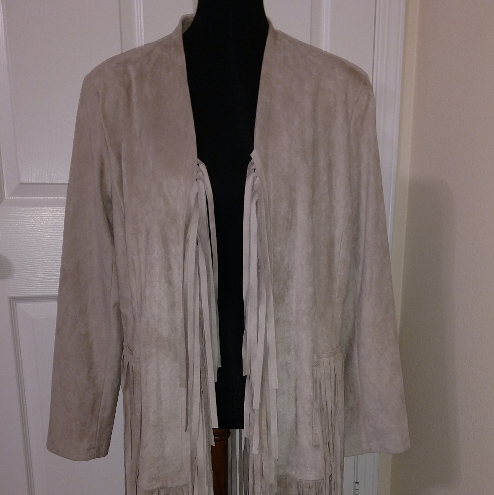 VAKKO VS2 Faux Suede Fringed Coat